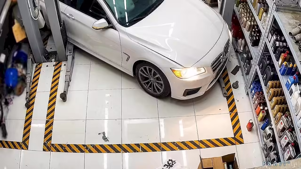 Автомобилист протаранил автосервис, где отремонтировали его автомобиль