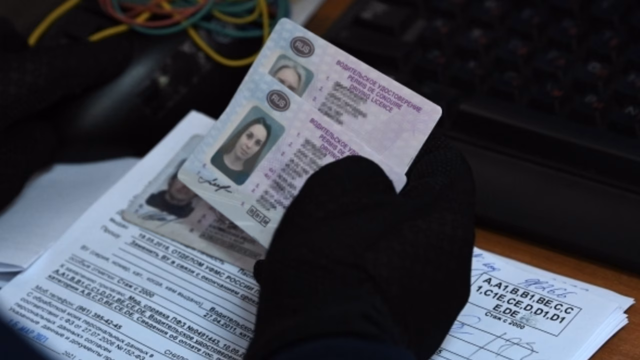 В МВД назвали основания для обязательной замены водительского удостоверения