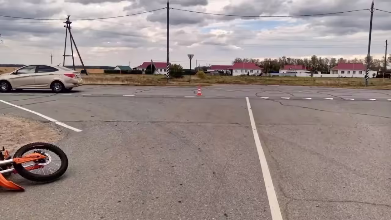 В Омской области подростки пострадали в ДТП с мотоциклом
