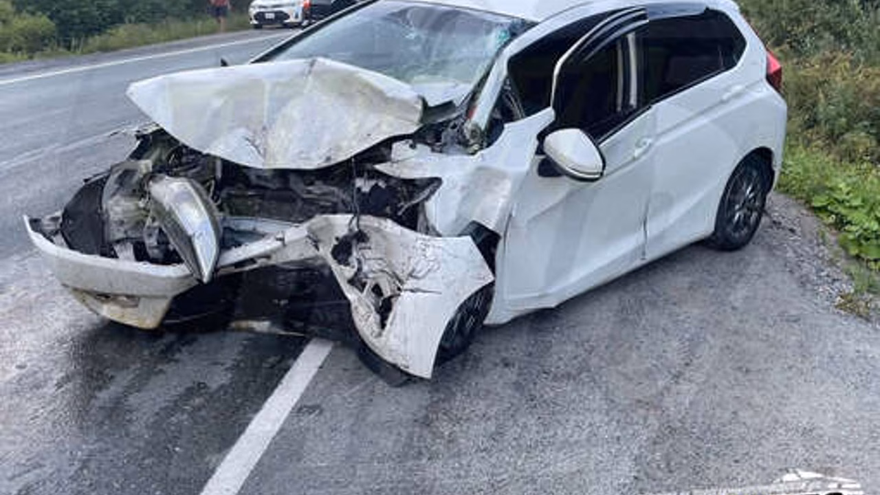 В Приморье появились кадры с места ДТП, в котором столкнулись Honda Fit и Honda Vezel