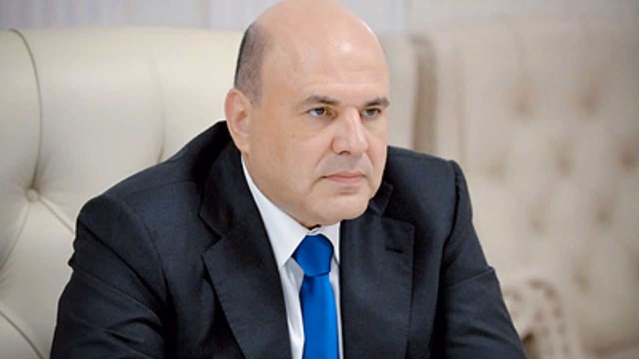 Мишустин призвал помогать регионам в обновлении общественного транспорта