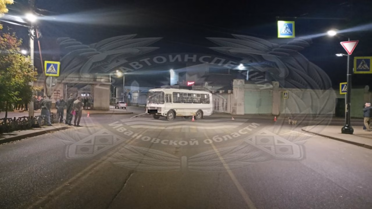 В Ивановской области 18-летний мопедист и 15-летняя пассажирка пострадали в ДТП с автобусом