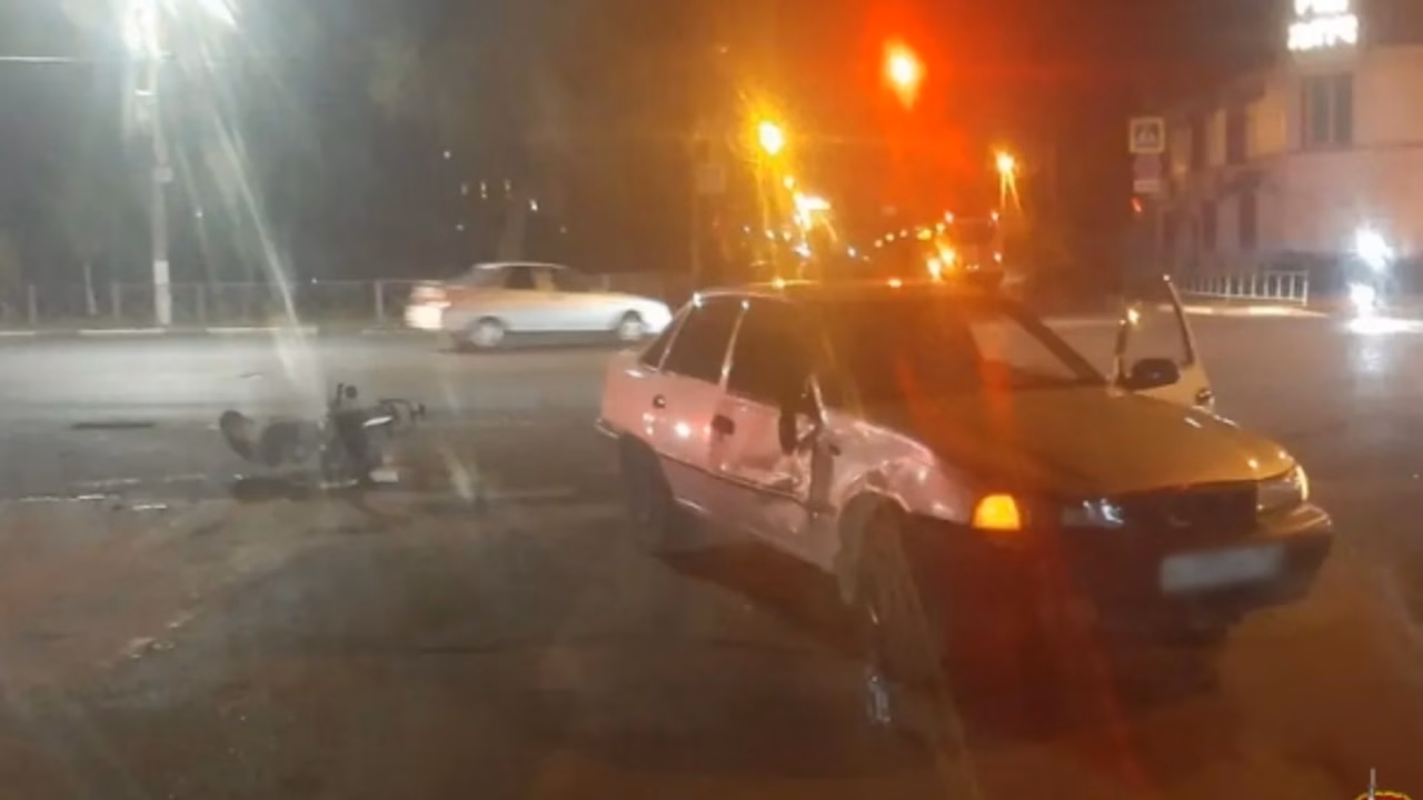 Под Волгоградом подросток на электровелосипеде пострадал в ДТП с иномаркой