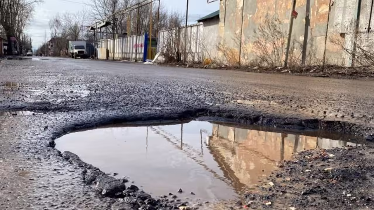 В Курске сделали ямочный ремонт на более 100 участках