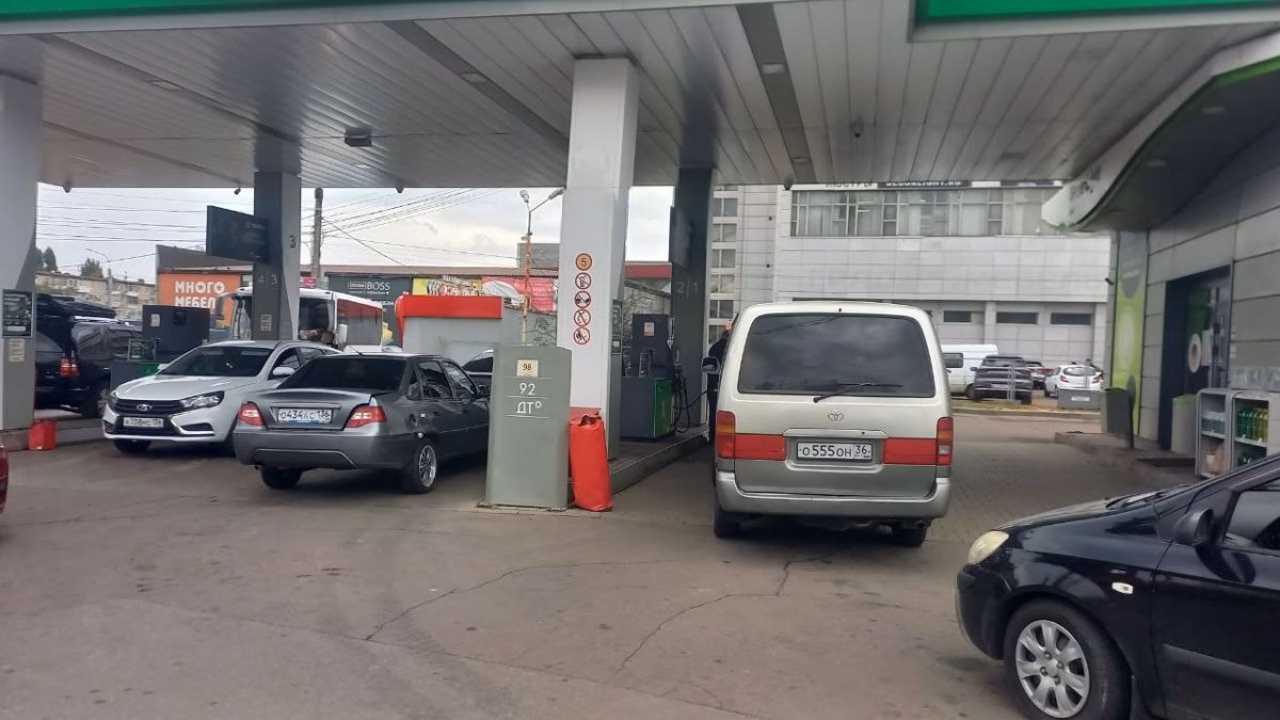 Воронеж вошёл в новую неделю без бензина