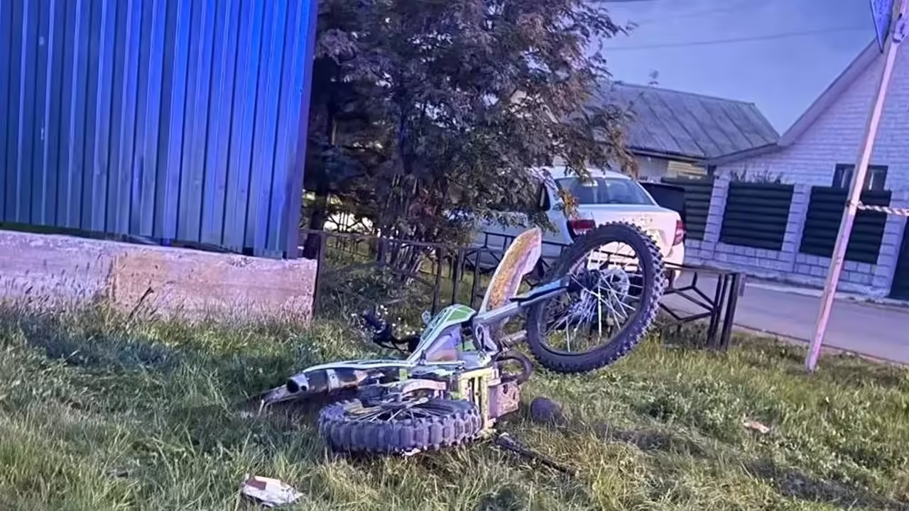 Девятилетний водитель питбайка погиб под колесами такси в Хакасии