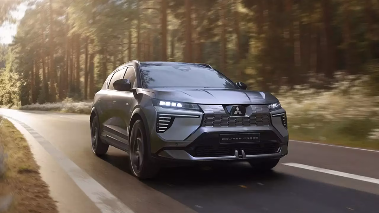 Популярный кроссовер Mitsubishi масштабно обновился и подешевел