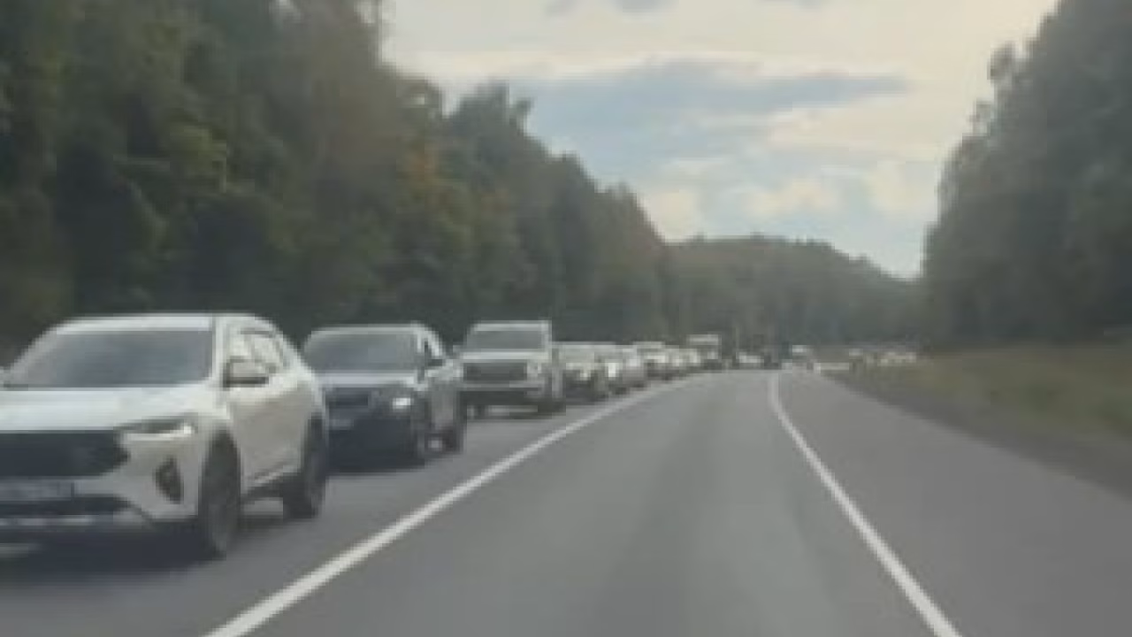 В Тульской области на трассе М-2 после ДТП образовалась большая пробка