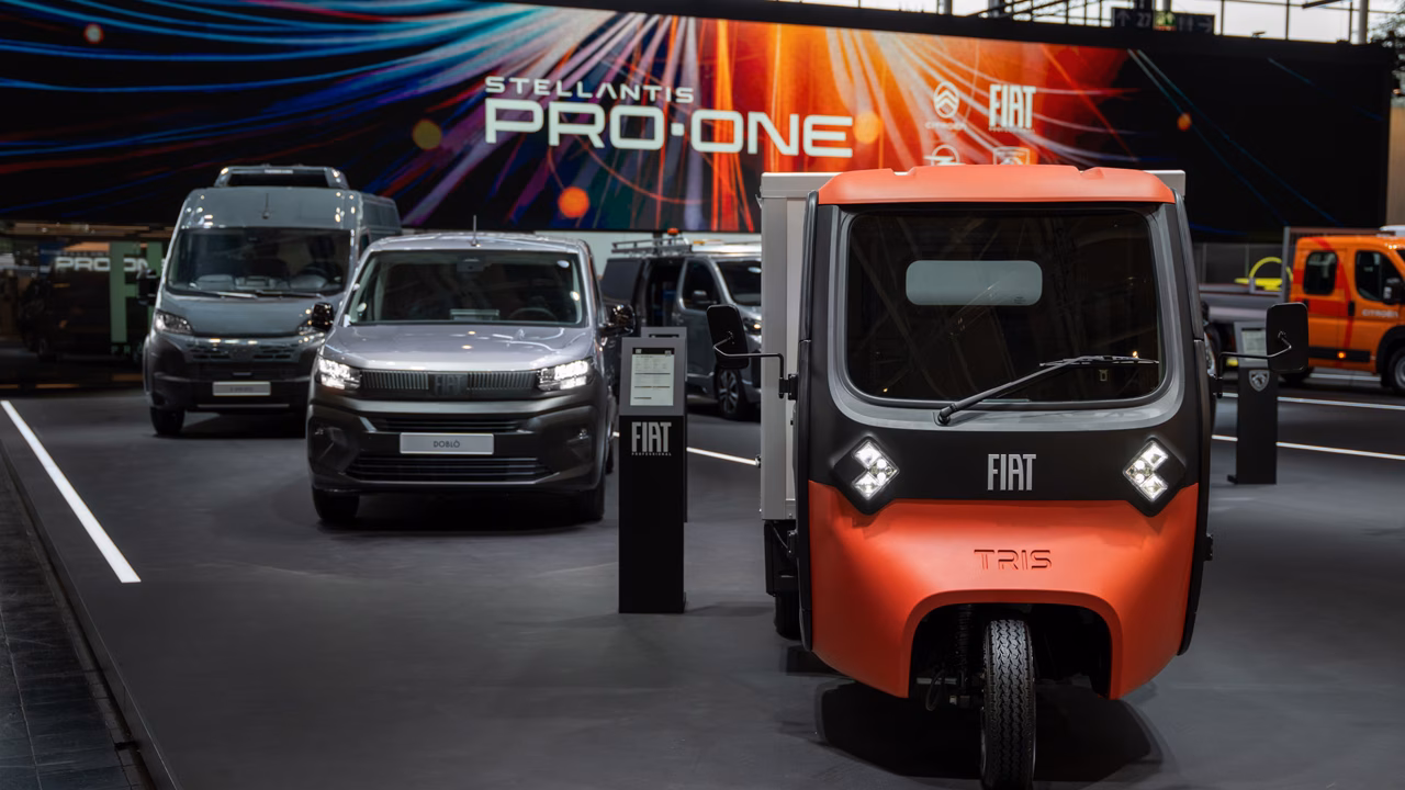 Fiat показал новый фургон Doblo Easy Pro и электрокар Tris