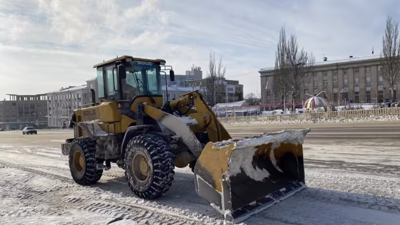 В Курске проверили готовность к зиме 138 единиц снегоуборочной техники