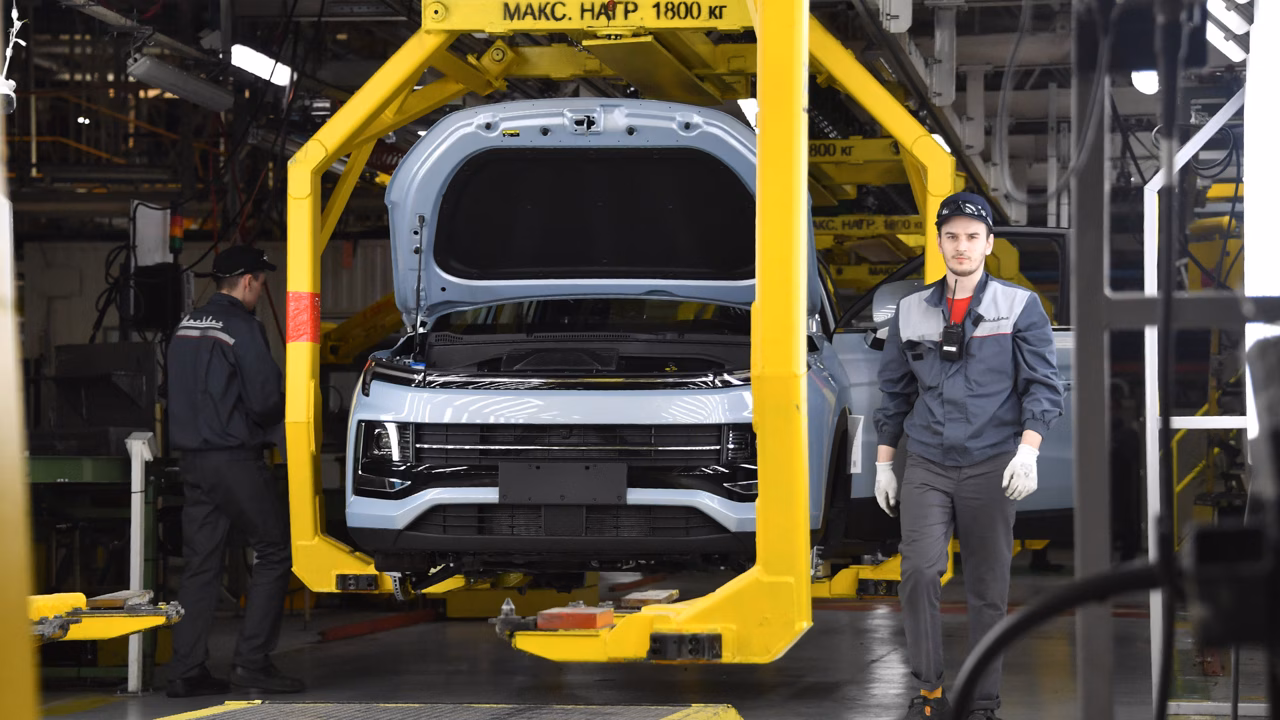 Выпуск легковых авто в России в 2026 году может вырасти на 19%