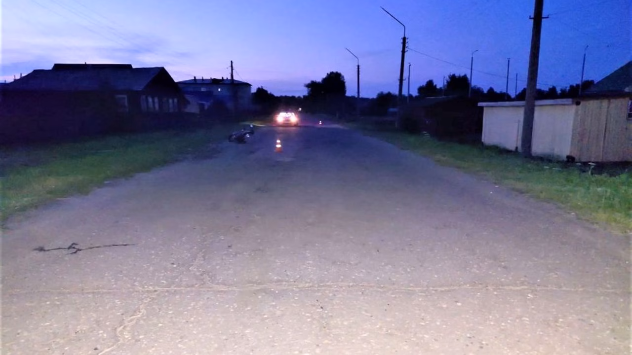 В Коми два подростка на мотоцикле и мопеде врезались друг в друга