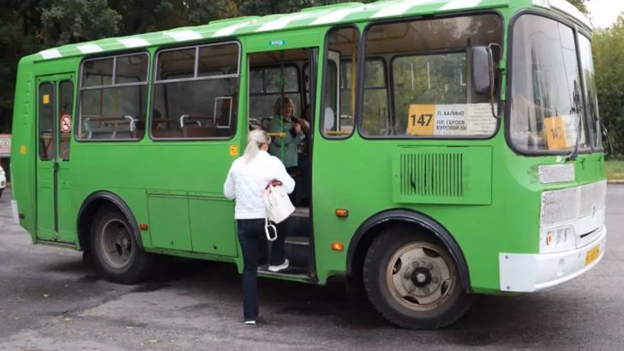 В поселке Халино наладили движение автобусов