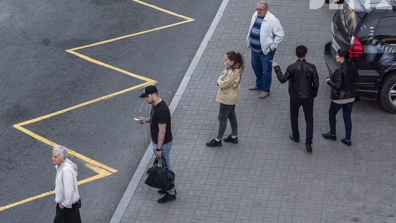 Шлагбаум против стихийной парковки на площади Семёновской начал работу