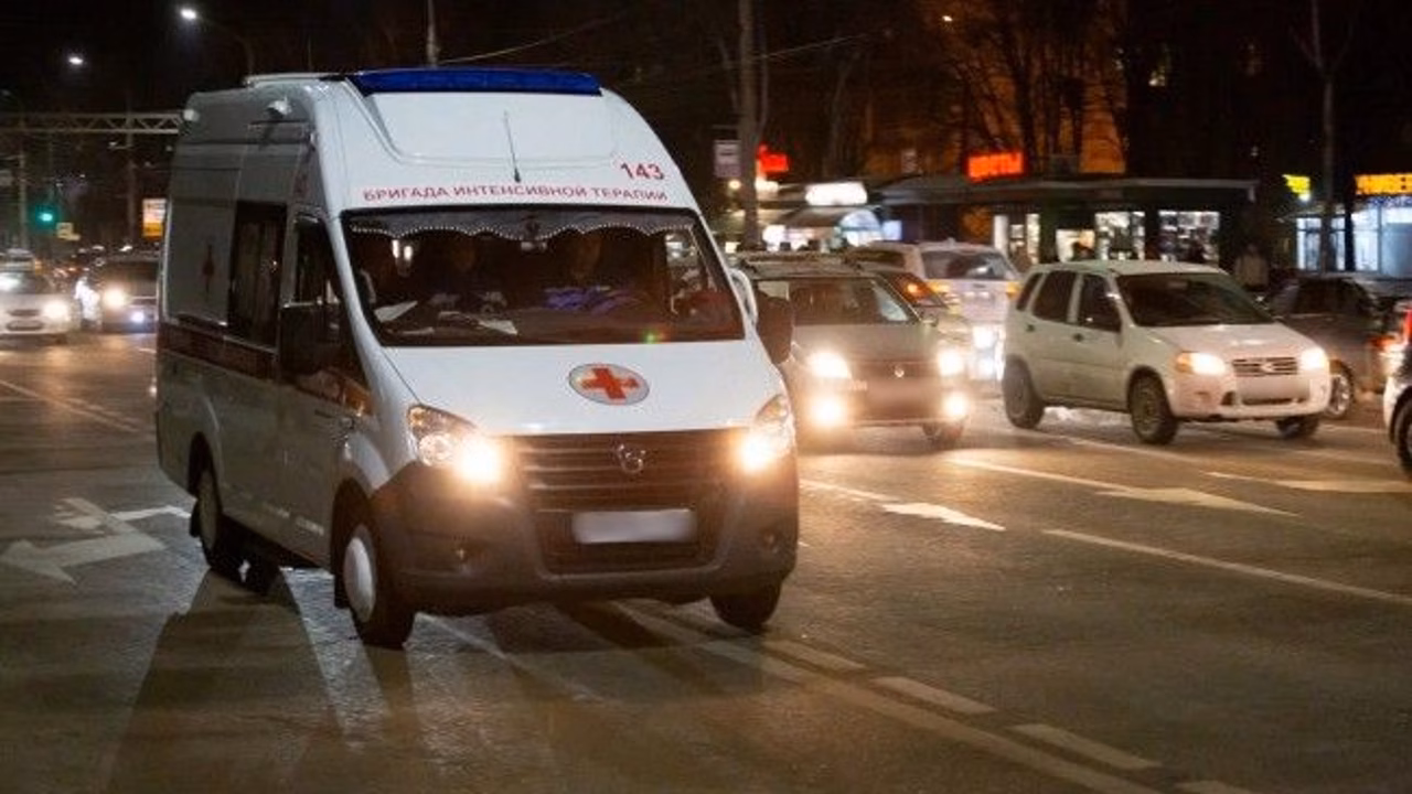В Рязани столкнулись легковушка и автобус, есть пострадавший