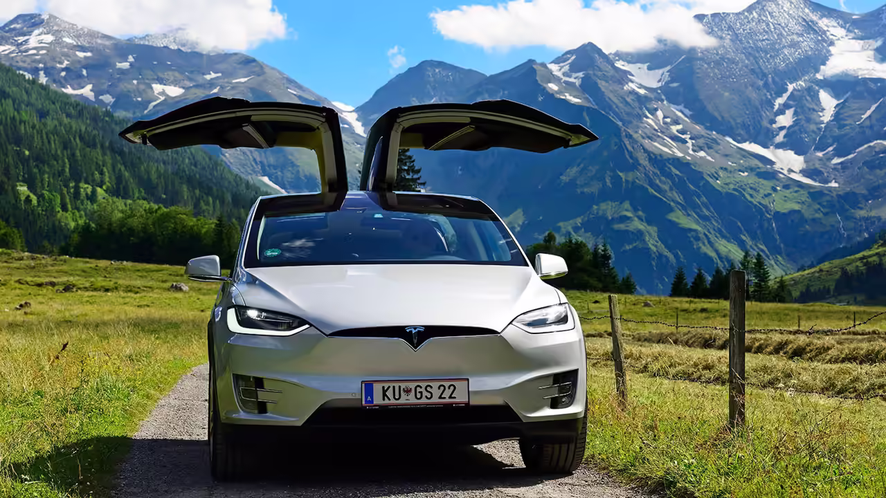 iSeeCars назвал гибриды и электромобили с ресурсом более 400 тыс. км