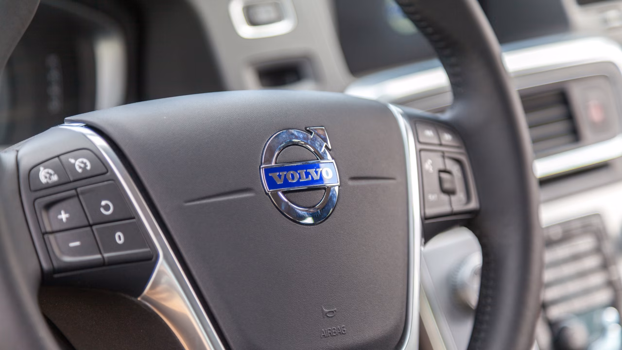 Volvo возвращается в Россию? Компания зарегистрировала логотип