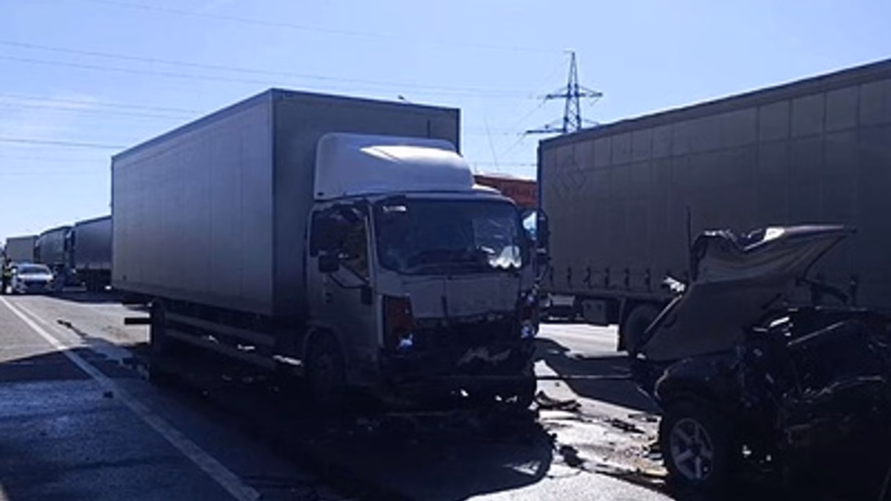 Под Владимиром в ДТП с большегрузами и машиной погибли три человека