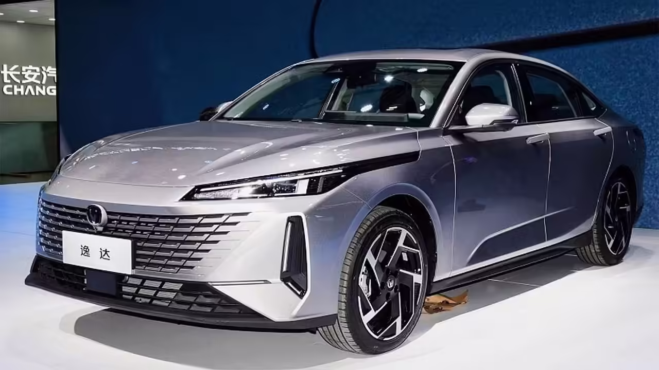 Продажи седанов Changan Lamore в России почти прекратились