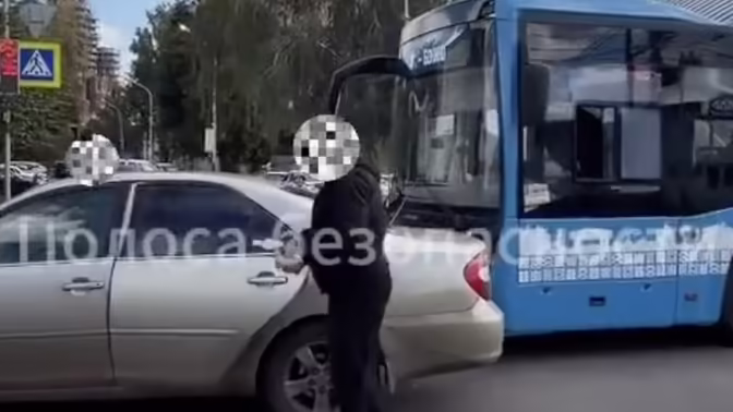 В Тамбове пассажирский автобус столкнулся с легковушкой, пострадали семь человек