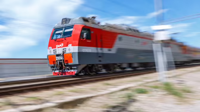 В Дагестане легковой автомобиль попал под поезд