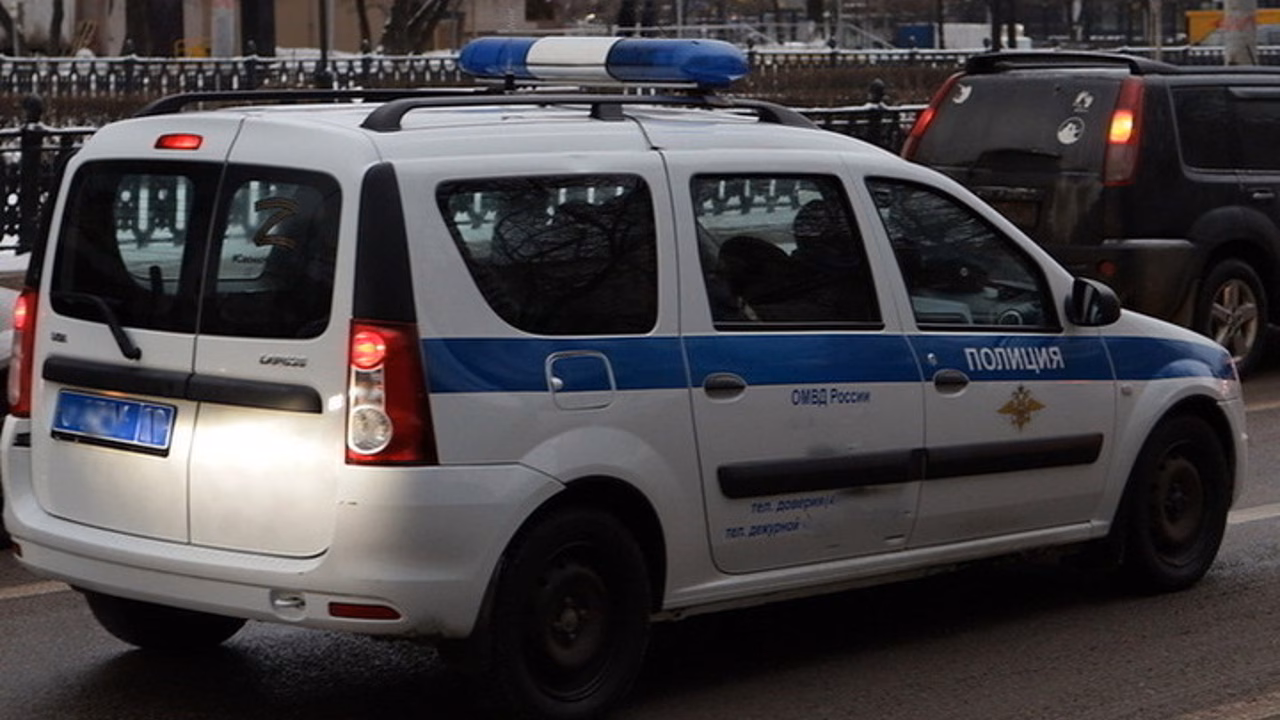 Россиянина наказали за свидание с девушкой в кузове движущегося грузовика