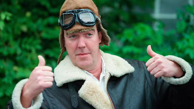 Экс-ведущий Top Gear Джереми Кларксон пустит с молотка коллекцию своих автомобилей