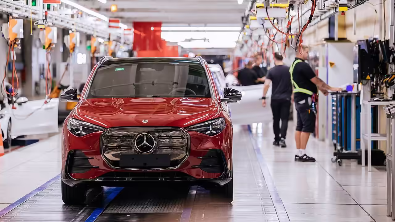 Mercedes-Benz обсуждает 38-часовую рабочую неделю без повышения оплаты