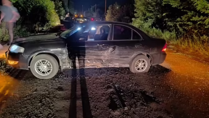 В Орловской области столкнулись два Ниссана Альмера