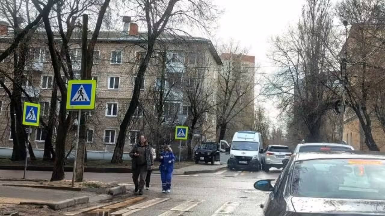При столкновении трех авто в Воронеже пострадали люди