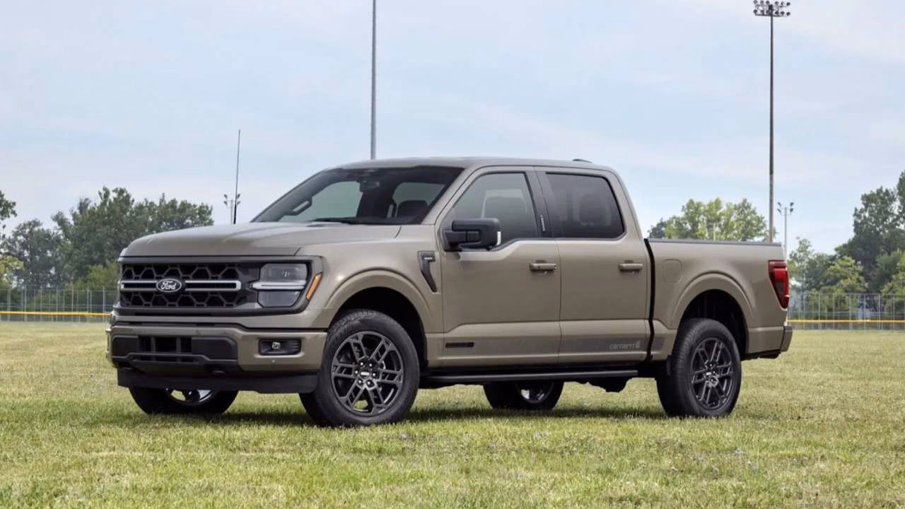 Ford F-150: свежий мотор, буксировка без рук и новая версия