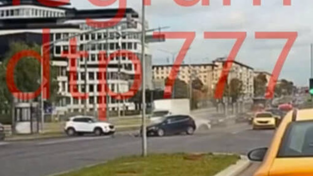 В Сети появилось видео момента массового ДТП на Ленинском проспекте в Москве