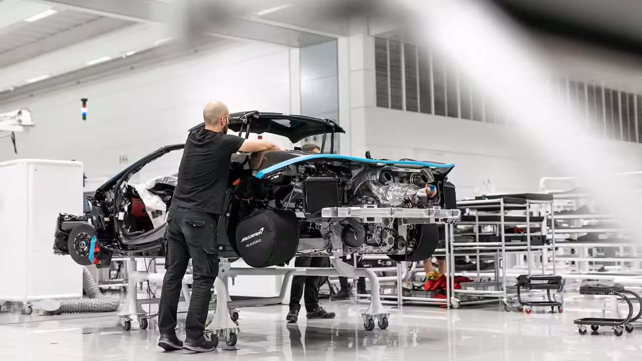 Производитель суперкаров McLaren неожиданно анонсировал собственный кроссовер