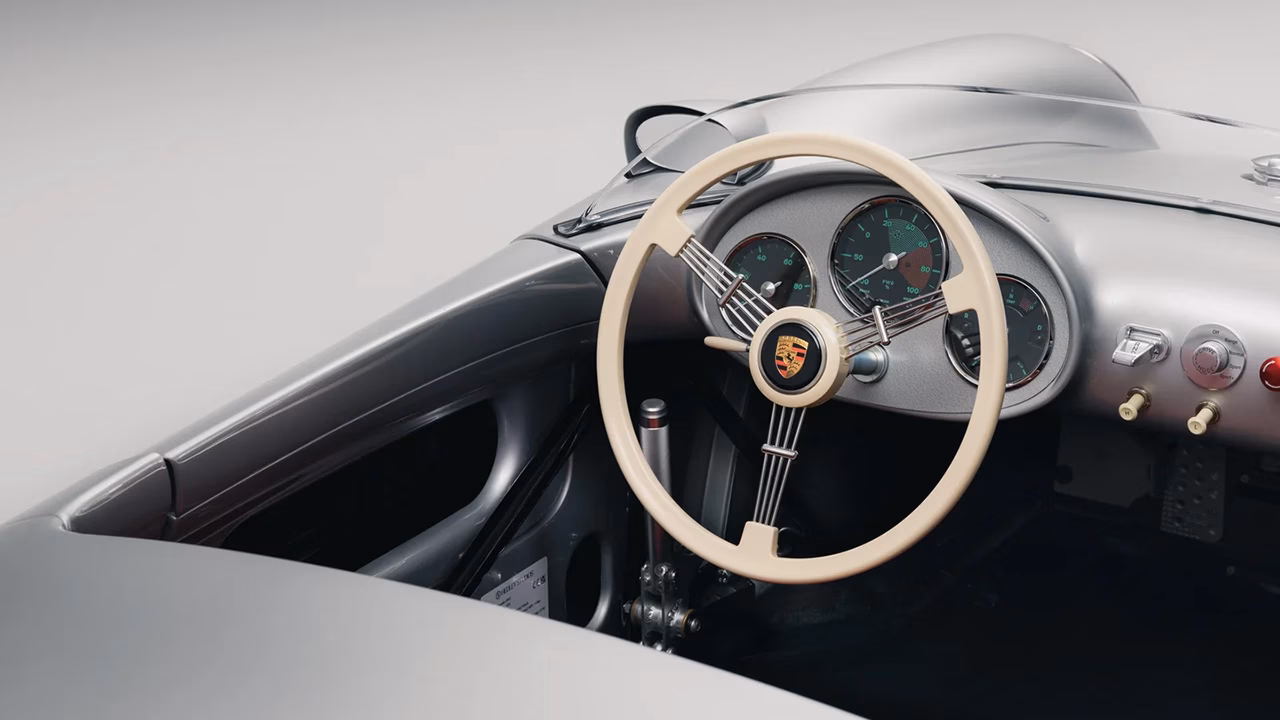 Porsche и Hedley Studios представили электрический 550 Spyder J к 75-летию марки