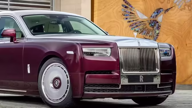 Rolls-Royce создал «подарочный» Phantom отделанный раковинами морского ушка