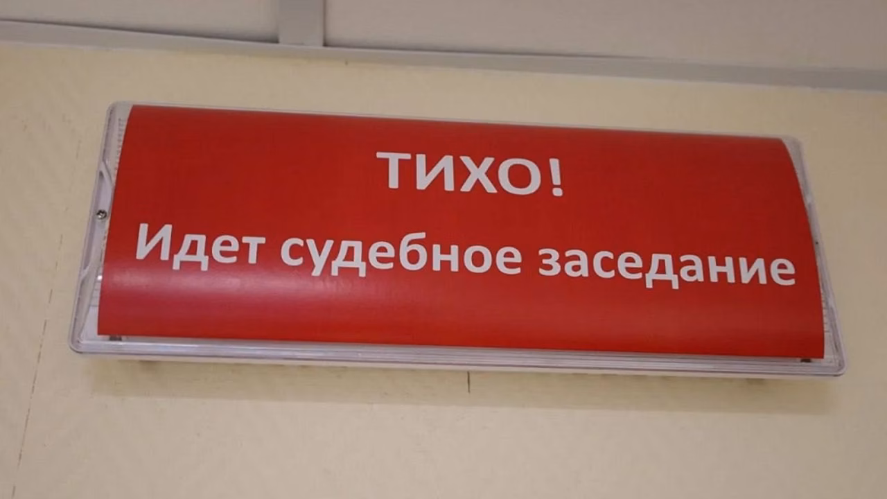 В Кузбассе мужчина завел мотоцикл и случайно отправил жену в больницу