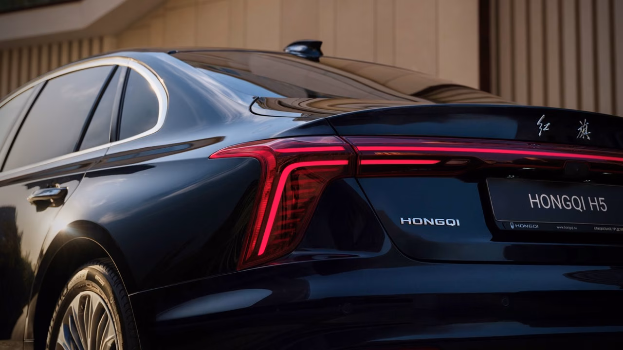 Самый мощный GTI от Volkswagen и обновлённый Hongqi H5: автоновинки недели
