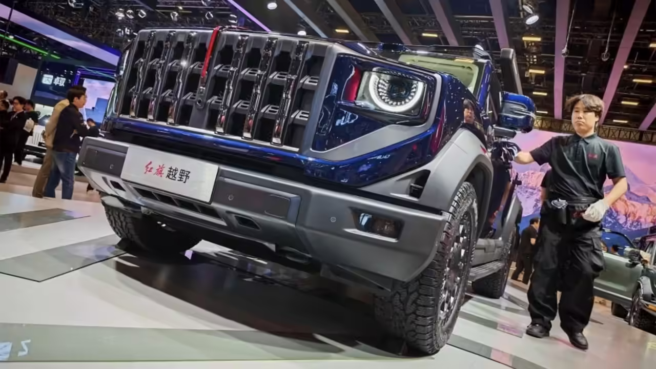 Начались предпродажи нового внедорожника Hongqi: модель появится и в России