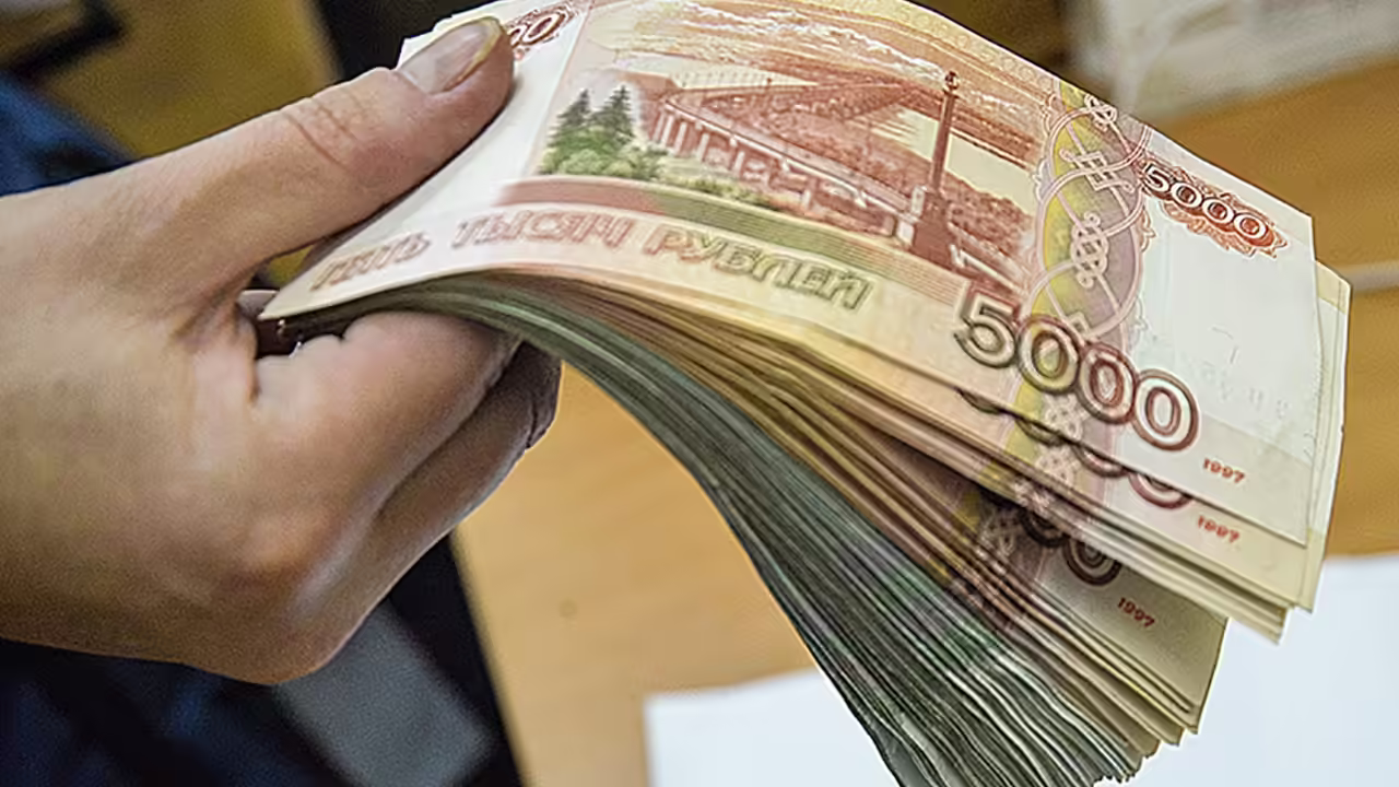 Велосипедист заплатит 127 тысяч рублей за автомобиль, разбитый в ДТП в Екатеринбурге