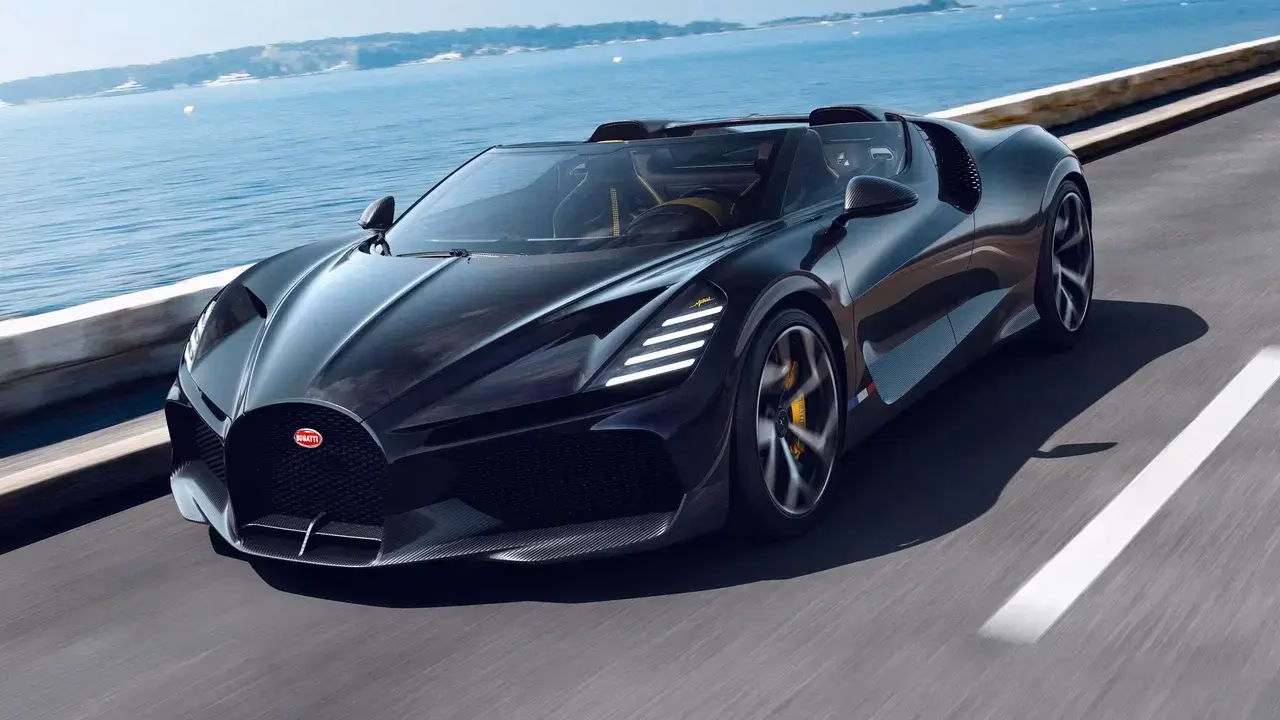 Один из 99 Bugatti W16 Mistral купил российский олигарх и привез в РФ