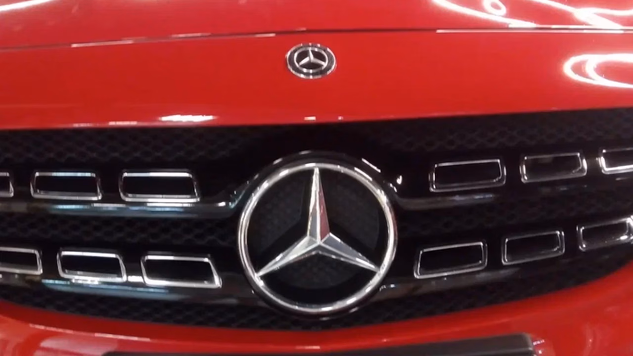 Житель Кубани лишился Mercedes-Benz E200 по суду за езду без прав