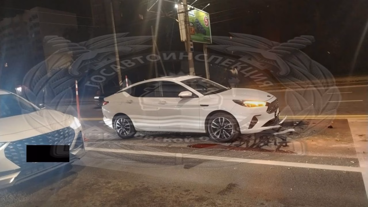 В Ивановской области мотоциклист погиб после наезда на островок безопасности
