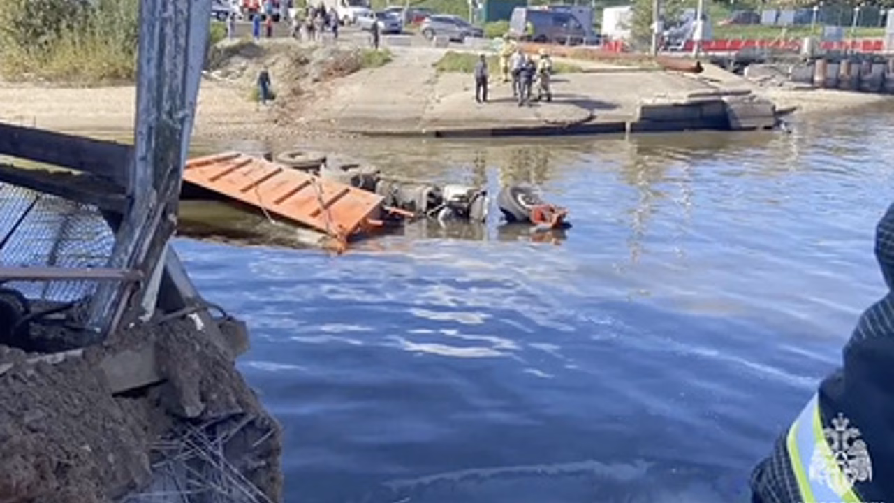 В Татарстане нашли тело водителя грузовика, протаранившего пристань