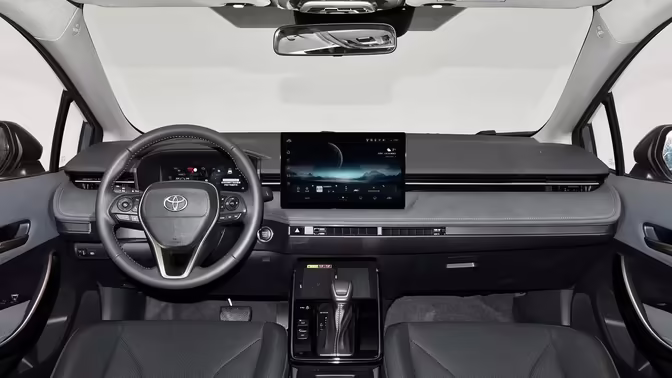В России стартовали продажи новой Toyota Corolla с гарантией: актуальные цены