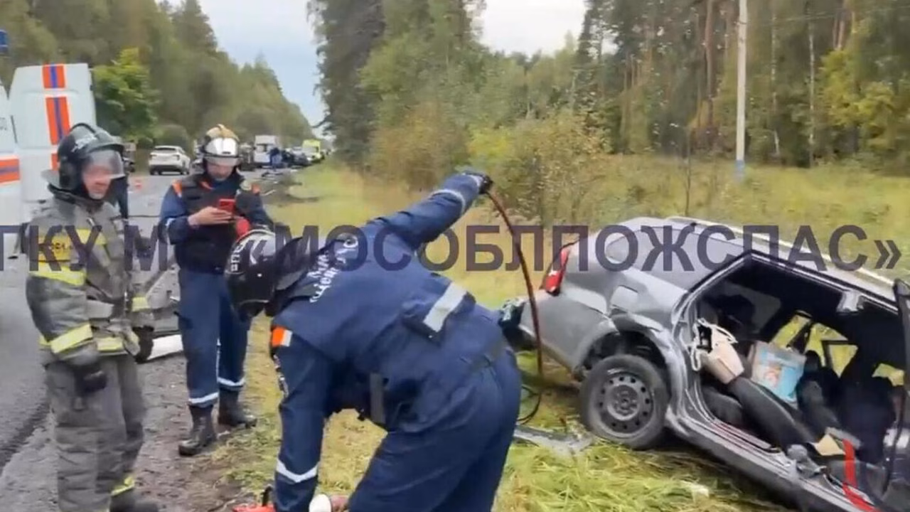 Один человек погиб и двое пострадали в ДТП в Подмосковье