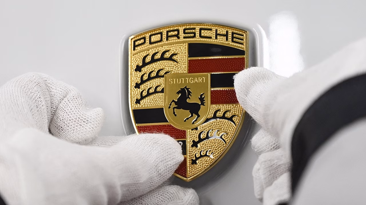 Porsche готовит премьеру гиперкара S1: у него будет оппозитная "восьмерка"