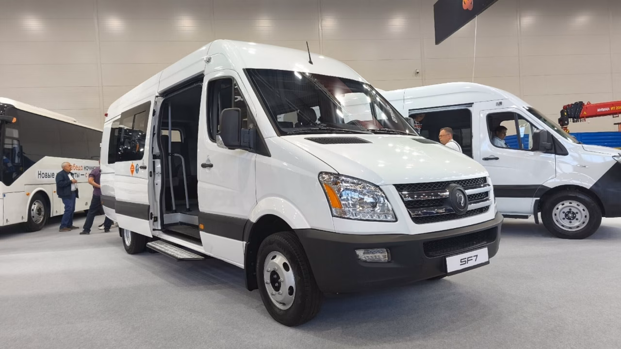 В России наладят выпуск похожих на Mercedes Sprinter микроавтобусов