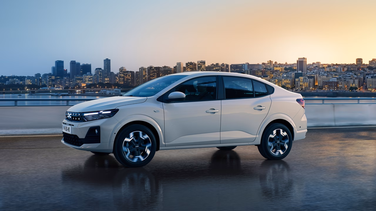 Renault Logan третьего поколения после обновления изменился до неузнаваемости