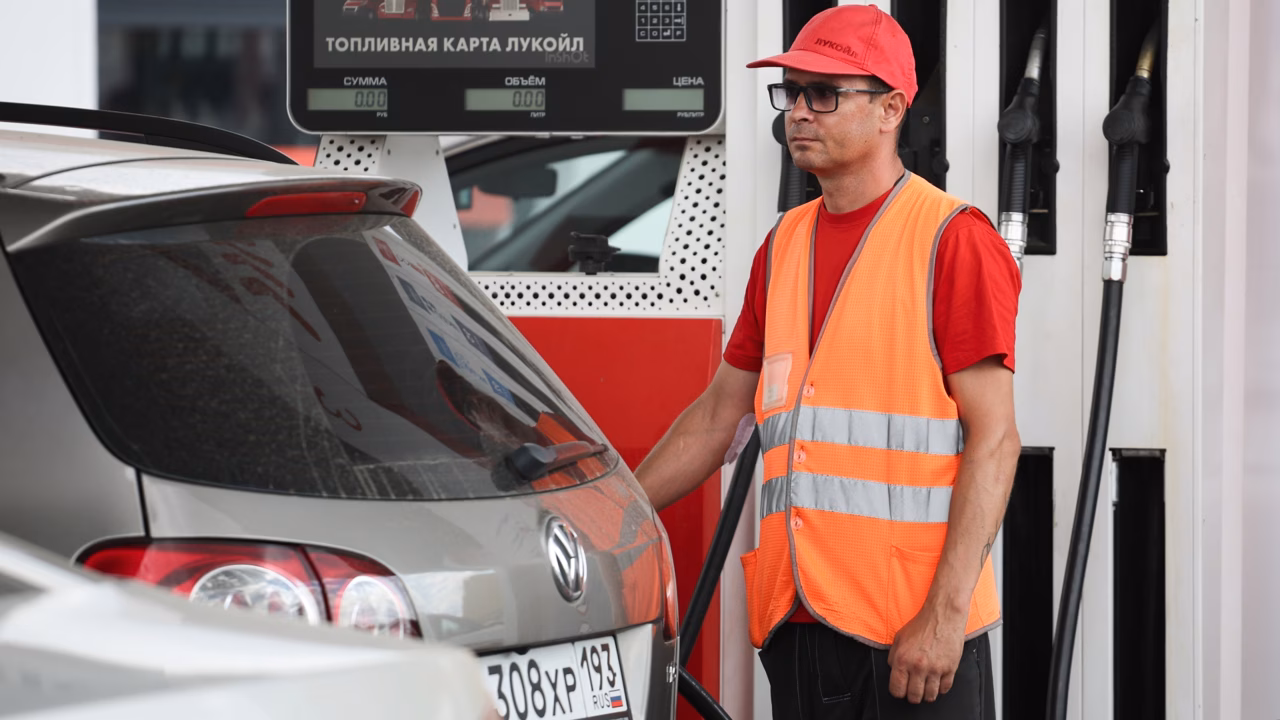 В российском регионе снова ограничили продажу бензина
