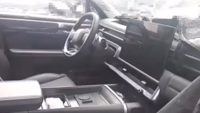 Новый Hyundai Santa Fe прошел процедуру омоложения: как изменился кроссовер
